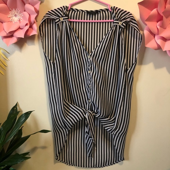 GUESS sheer detail blouse size XS - Picture 2 of 9